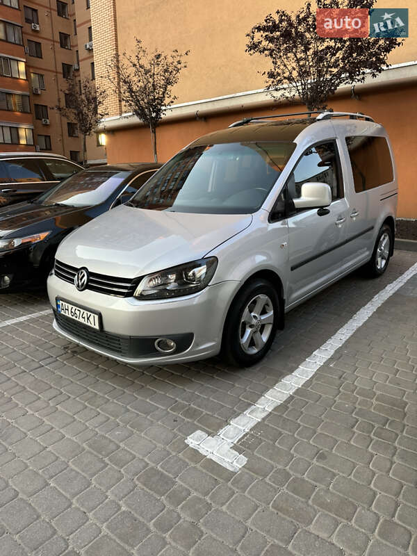 Мінівен Volkswagen Caddy 2011 в 