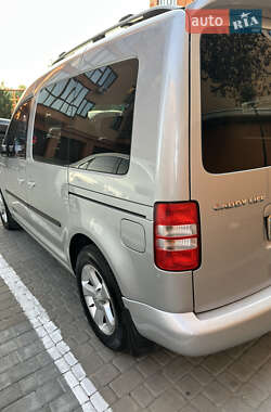 Мінівен Volkswagen Caddy 2011 в 