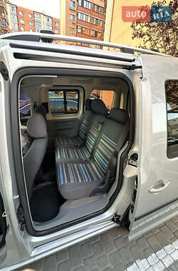 Мінівен Volkswagen Caddy 2011 в 