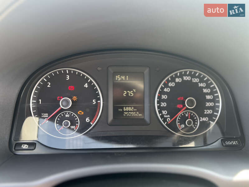 Грузовой фургон Volkswagen Caddy 2011 в Киеве