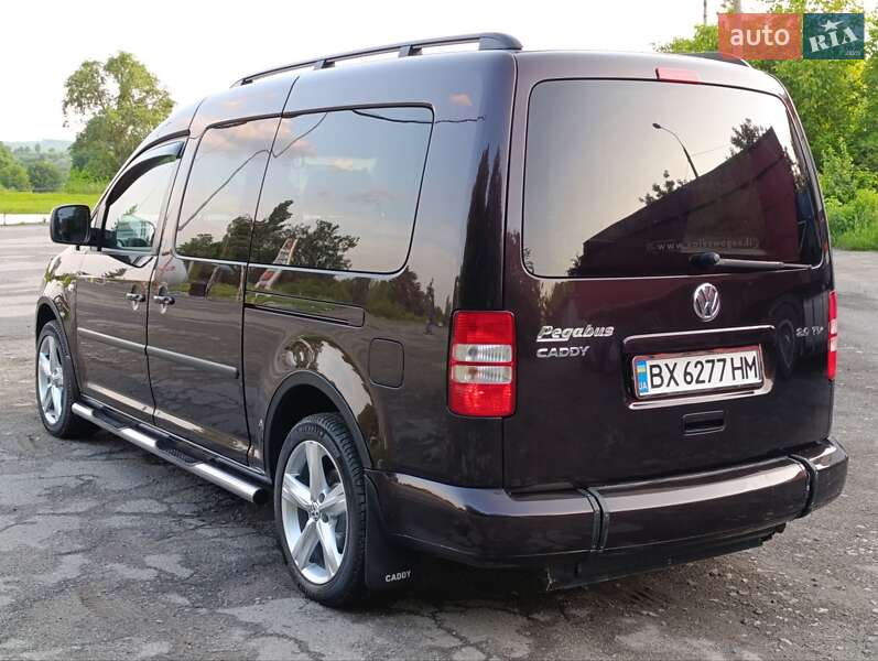Минивэн Volkswagen Caddy 2011 в Теофиполе