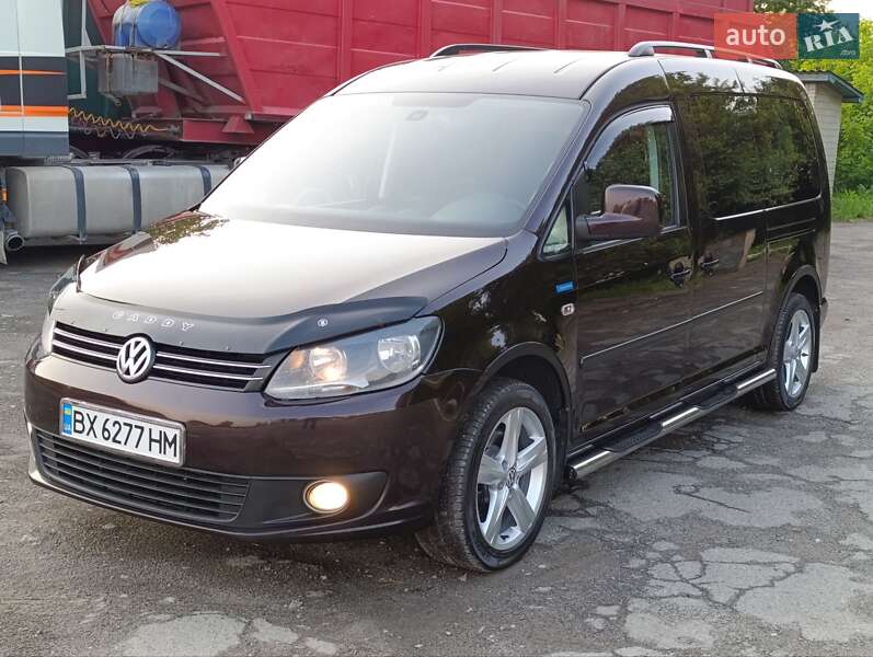 Минивэн Volkswagen Caddy 2011 в Теофиполе