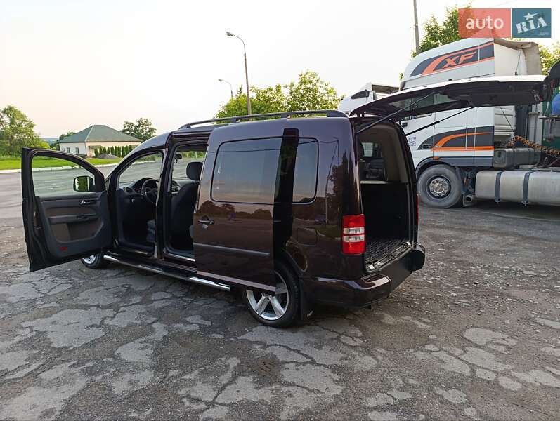 Минивэн Volkswagen Caddy 2011 в Теофиполе