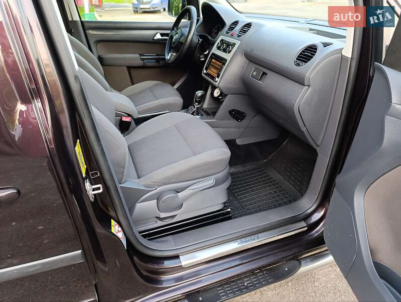 Минивэн Volkswagen Caddy 2011 в Теофиполе