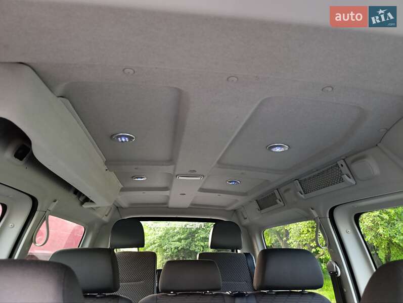 Минивэн Volkswagen Caddy 2011 в Теофиполе