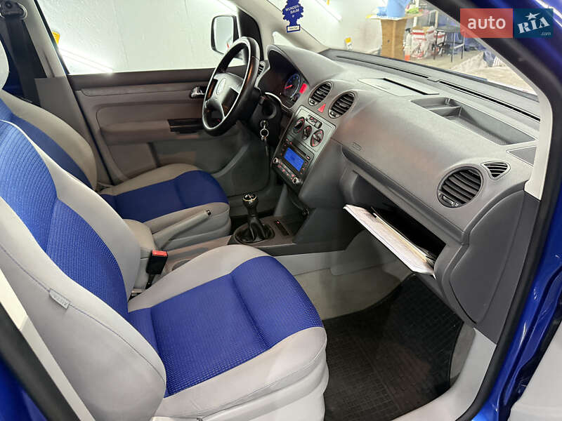Минивэн Volkswagen Caddy 2006 в Кременце