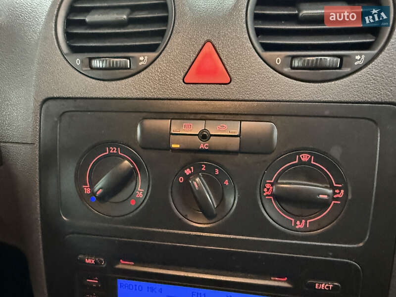 Минивэн Volkswagen Caddy 2006 в Кременце