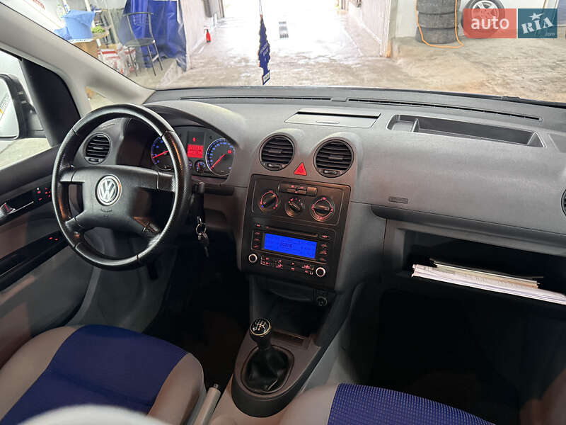 Минивэн Volkswagen Caddy 2006 в Кременце