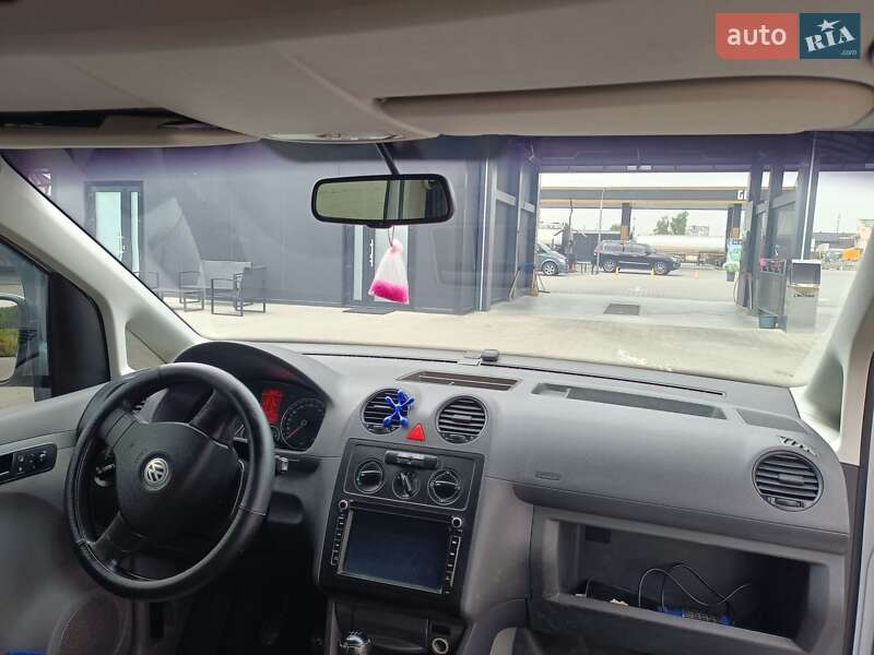 Минивэн Volkswagen Caddy 2010 в Черновцах