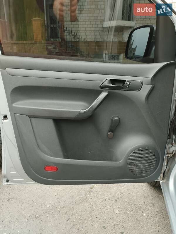 Вантажопасажирський фургон Volkswagen Caddy 2012 в Білій Церкві