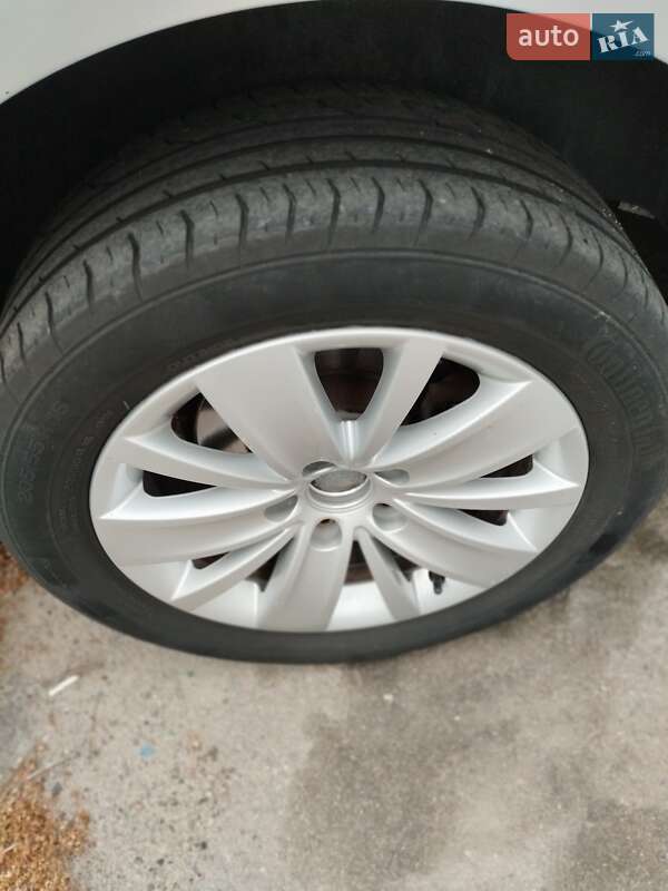 Вантажопасажирський фургон Volkswagen Caddy 2012 в Білій Церкві