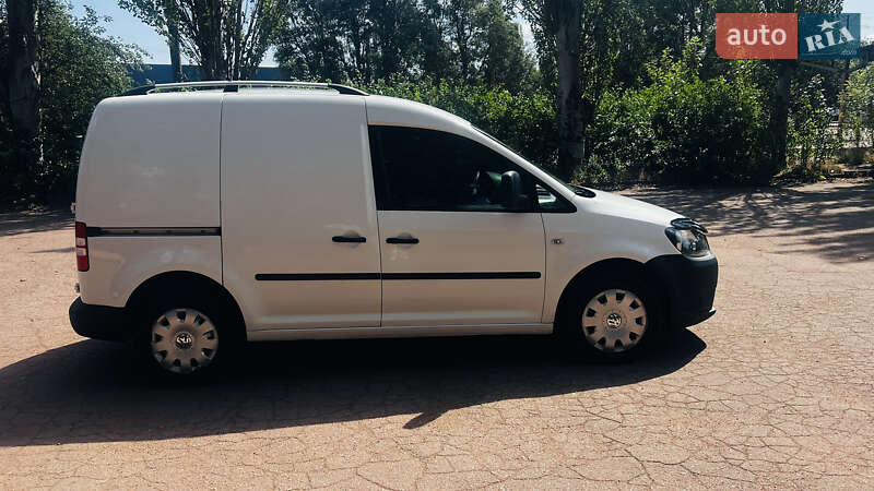 Грузопассажирский фургон Volkswagen Caddy 2011 в Кривом Роге