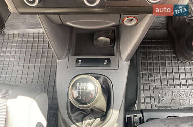 Минивэн Volkswagen Caddy 2011 в 