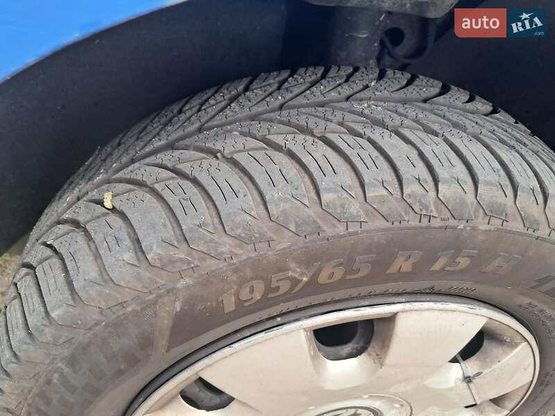 Грузовой фургон Volkswagen Caddy 2004 в Киеве фото 5 Грузовой фургон Volkswagen Caddy 2004 в Киеве