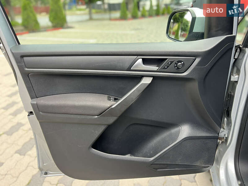 Минивэн Volkswagen Caddy 2017 в Черновцах