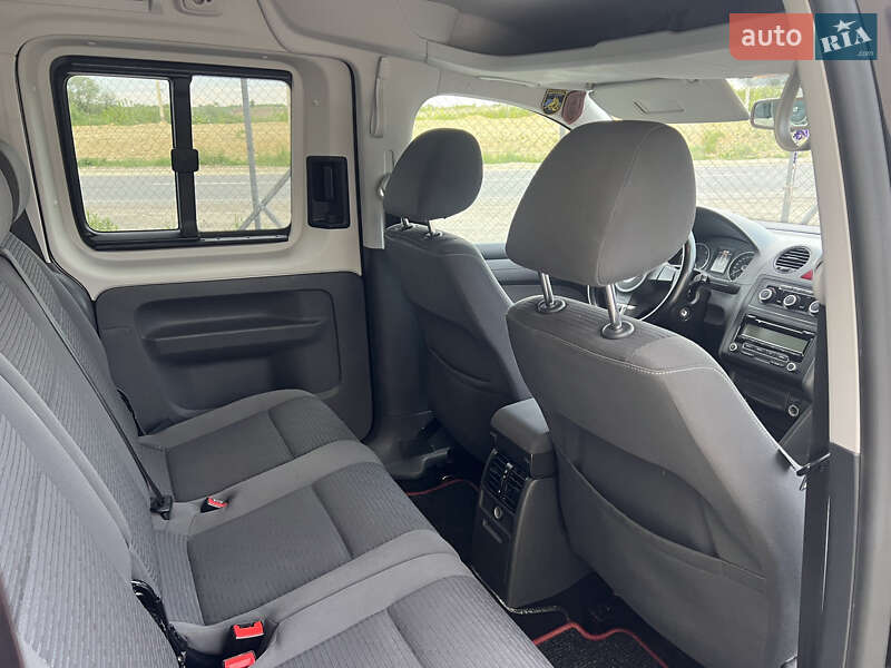 Минивэн Volkswagen Caddy 2010 в Львове