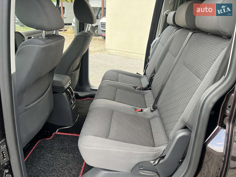 Минивэн Volkswagen Caddy 2010 в Львове