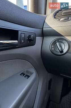 Мінівен Volkswagen Caddy 2008 в 