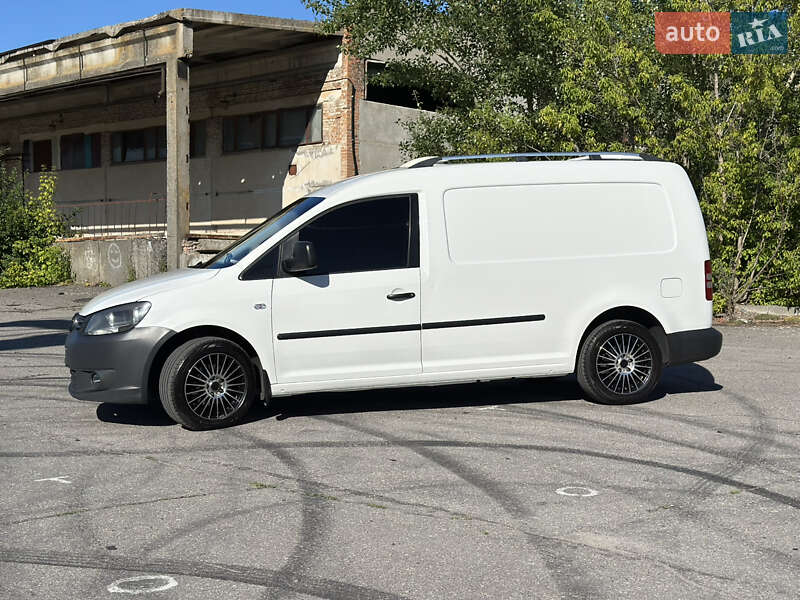 Грузовой фургон Volkswagen Caddy 2011 в Виннице