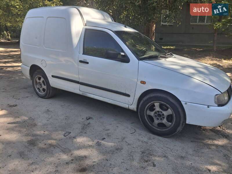 Пикап Volkswagen Caddy 2002 в Днепре