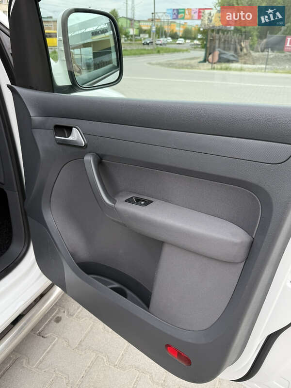 Минивэн Volkswagen Caddy 2015 в Луцке