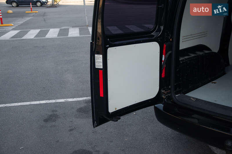 Грузовой фургон Volkswagen Caddy 2011 в Каменском