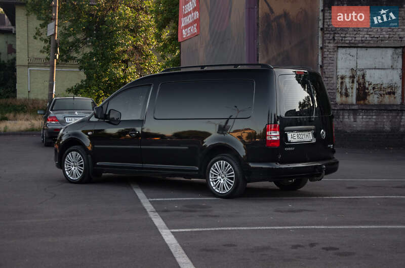 Грузовой фургон Volkswagen Caddy 2011 в Каменском