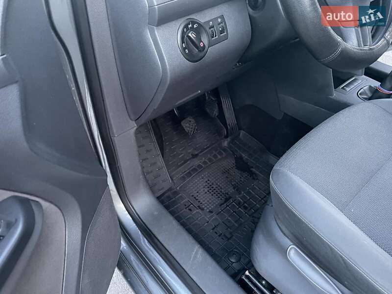 Минивэн Volkswagen Caddy 2011 в Киеве фото 5 Минивэн Volkswagen Caddy 2011 в Киеве
