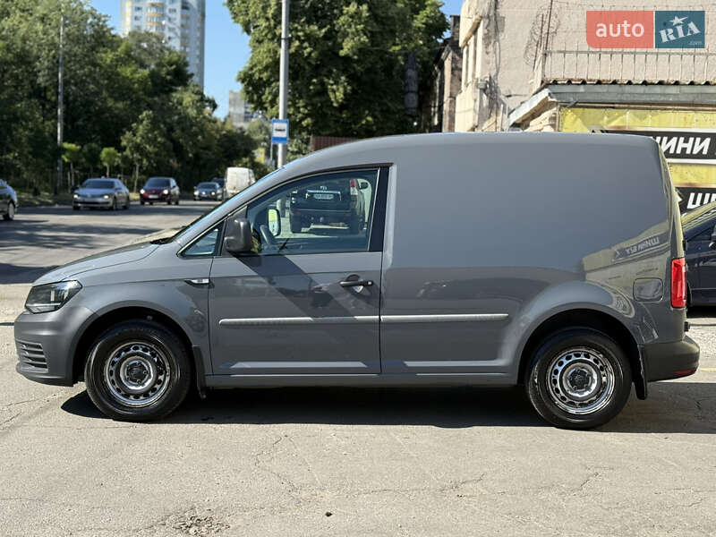 Грузовой фургон Volkswagen Caddy 2016 в Киеве