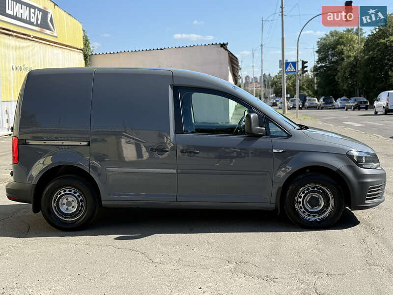 Грузовой фургон Volkswagen Caddy 2016 в Киеве