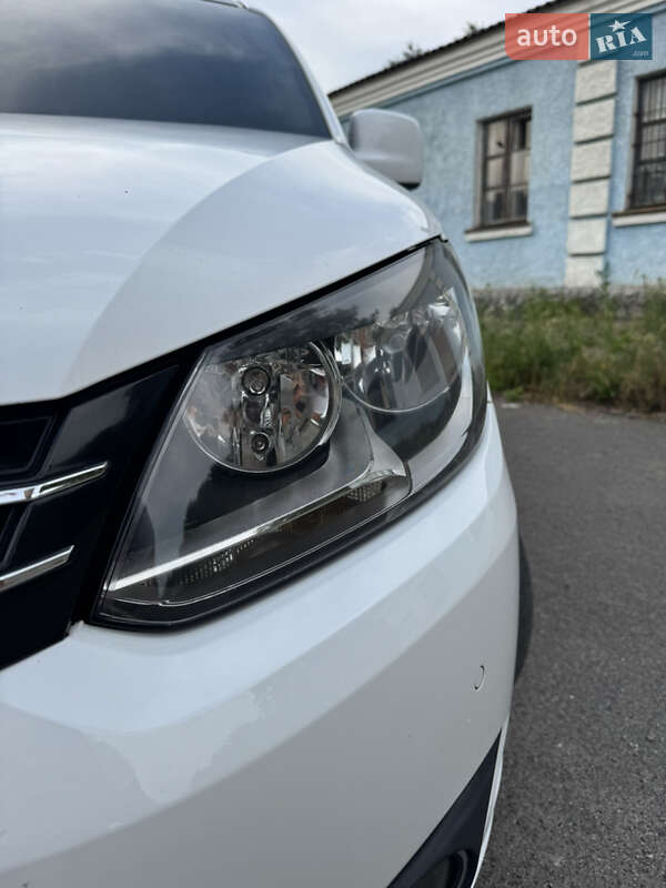 Минивэн Volkswagen Caddy 2014 в Хмельницком