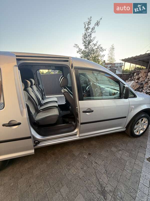 Грузовой фургон Volkswagen Caddy 2013 в Городке