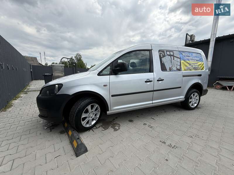 Грузовой фургон Volkswagen Caddy 2013 в Городке