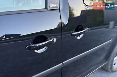 Минивэн Volkswagen Caddy 2013 в 