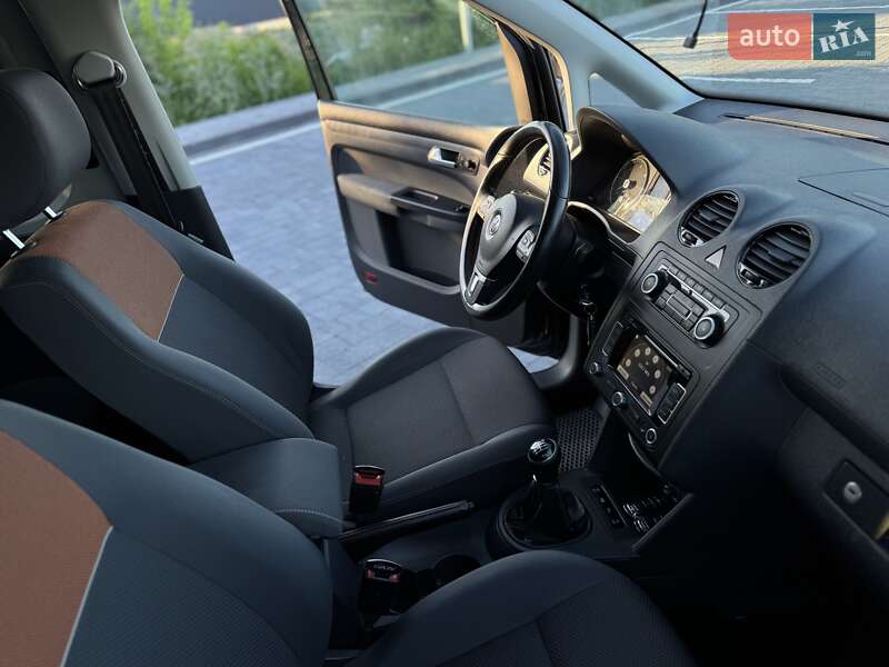 Минивэн Volkswagen Caddy 2013 в Самборе