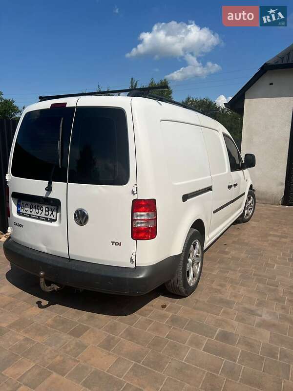 Грузовой фургон Volkswagen Caddy 2012 в Любешове