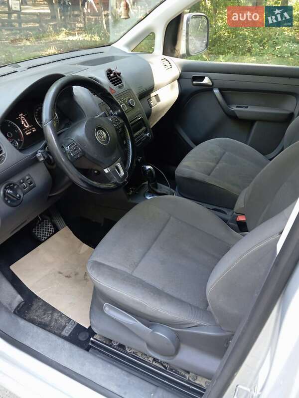 Минивэн Volkswagen Caddy 2012 в Черновцах