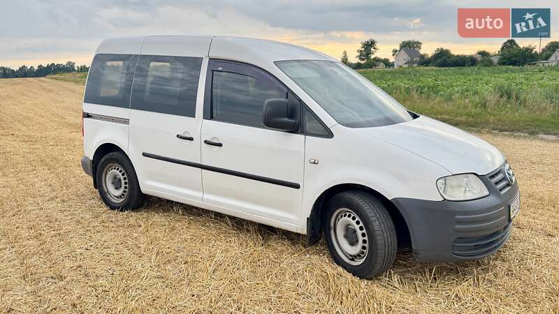 Минивэн Volkswagen Caddy 2010 в Киеве