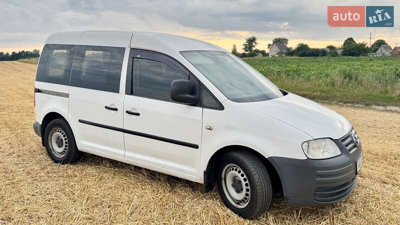 Минивэн Volkswagen Caddy 2010 в Киеве