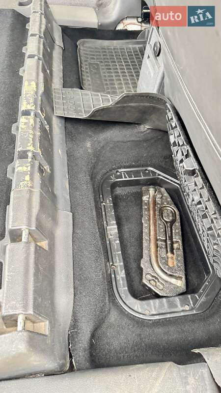 Минивэн Volkswagen Caddy 2010 в Киеве