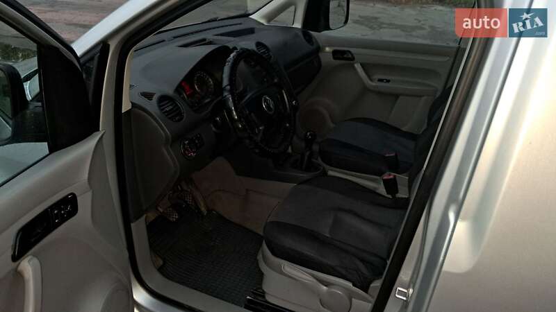 Минивэн Volkswagen Caddy 2005 в Коростене