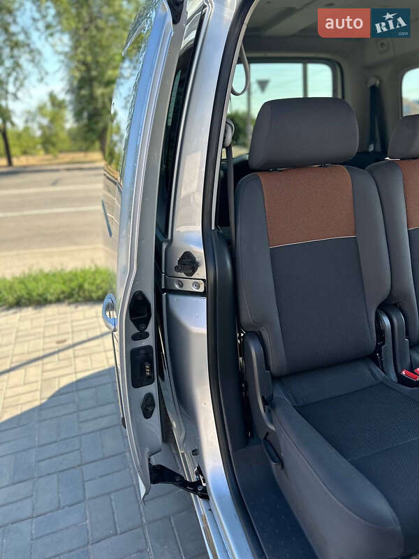 Мінівен Volkswagen Caddy 2013 в Кривому Розі