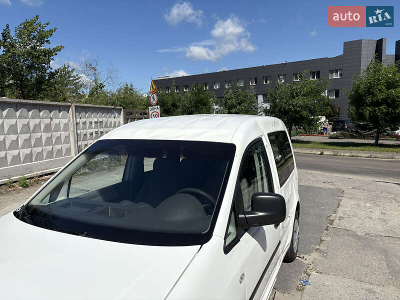 Мінівен Volkswagen Caddy 2005 в Києві