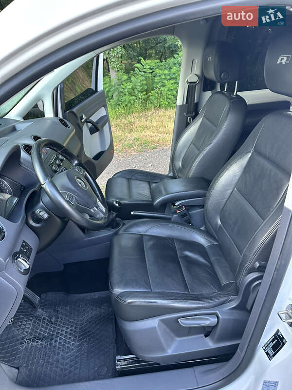 Минивэн Volkswagen Caddy 2015 в Киеве