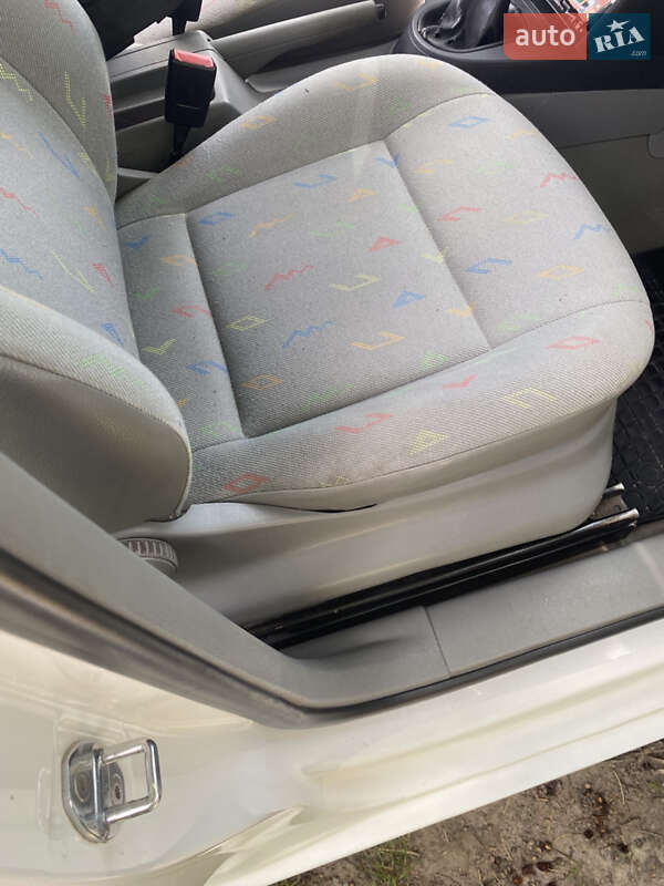 Мінівен Volkswagen Caddy 2005 в Пустомитах