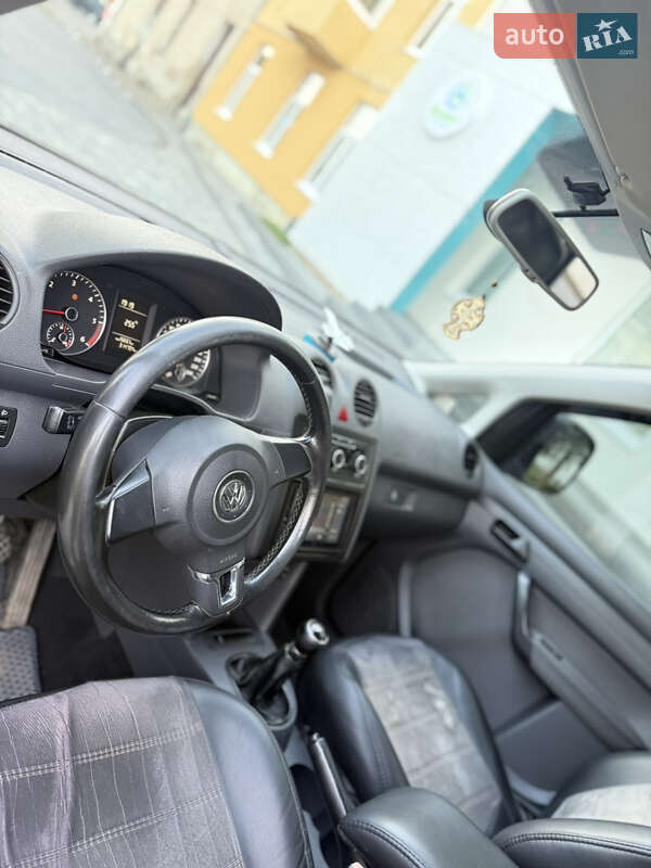 Минивэн Volkswagen Caddy 2011 в Стрые