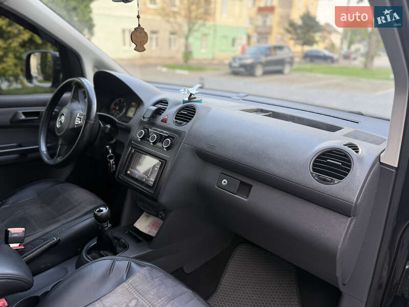 Минивэн Volkswagen Caddy 2011 в Стрые