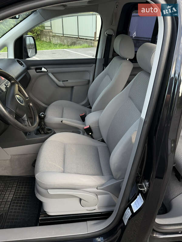 Минивэн Volkswagen Caddy 2004 в Самборе
