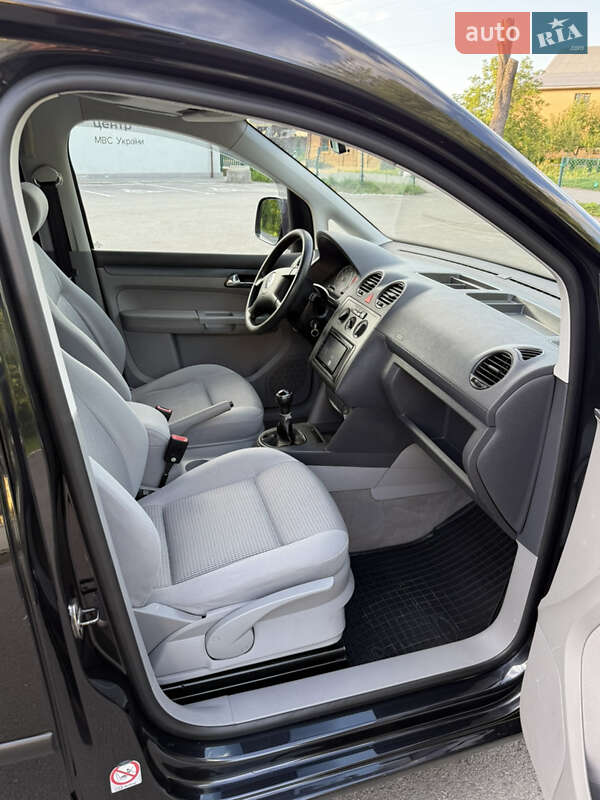 Минивэн Volkswagen Caddy 2004 в Самборе