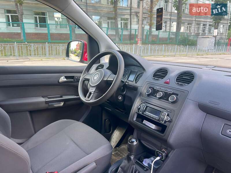Минивэн Volkswagen Caddy 2012 в Киеве
